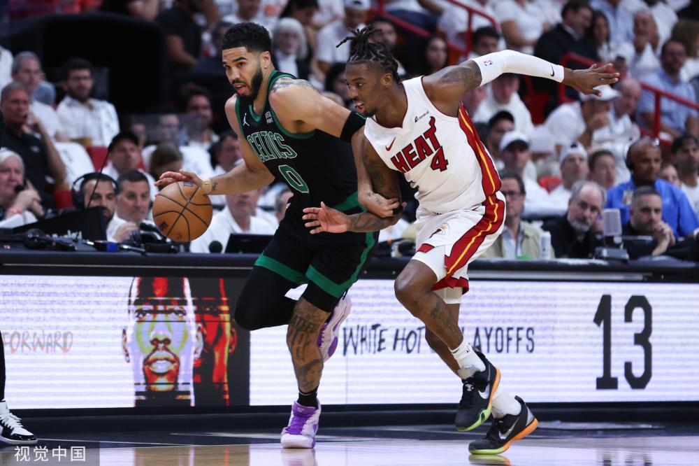 在西班牙足 在西班牙足